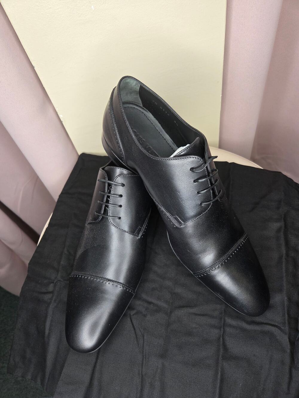 LOUIS VUITTON Mens Dress Shoe